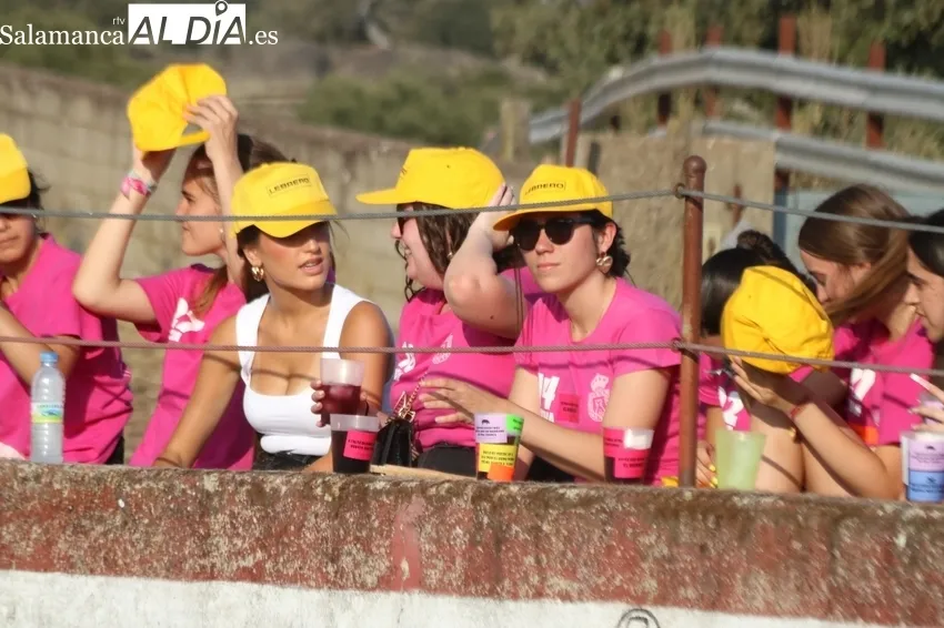 Tarde taurina en Rollanejo con dos alumnos de la Escuela de Tauromaquia de Salamanca / CORRAL 