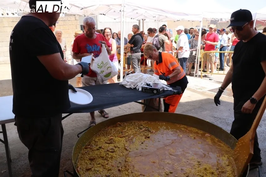 Paella a beneficio de la Banda de Cornetas y Tambores de Vitigudino / CORRAL
