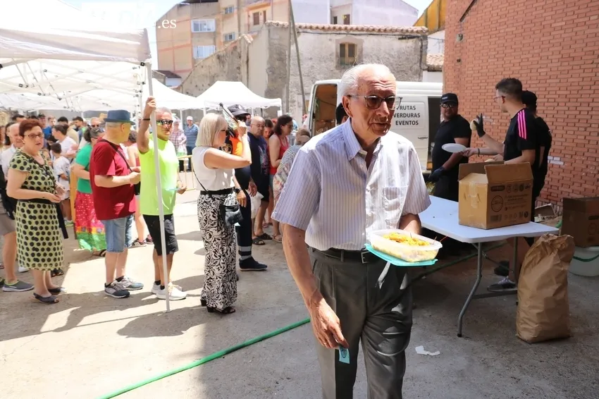 Paella a beneficio de la Banda de Cornetas y Tambores de Vitigudino / CORRAL
