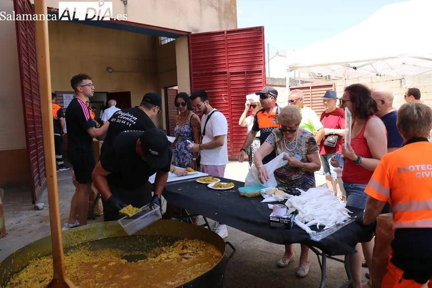 Paella a beneficio de la Banda de Cornetas y Tambores de Vitigudino / CORRAL