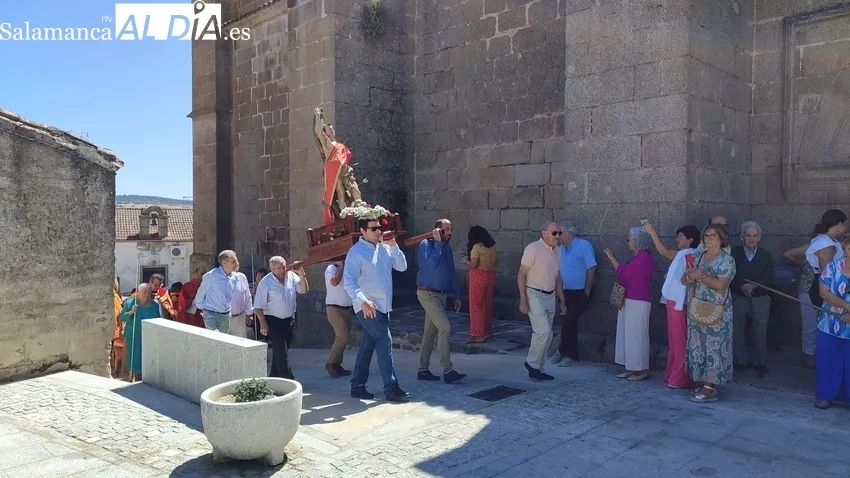 Los vecinos de Vilvestre celebraban este domingo los actos religiosos en honor a San Sebastián, además de una paella para 700 personas / CORRAL 