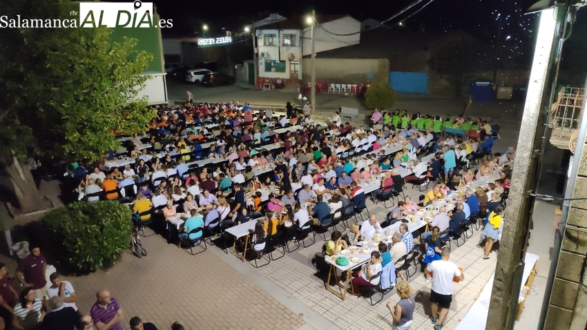 En Encinasola de los Comendadores cogen fuerzas con 600 raciones de caldereta de ternera