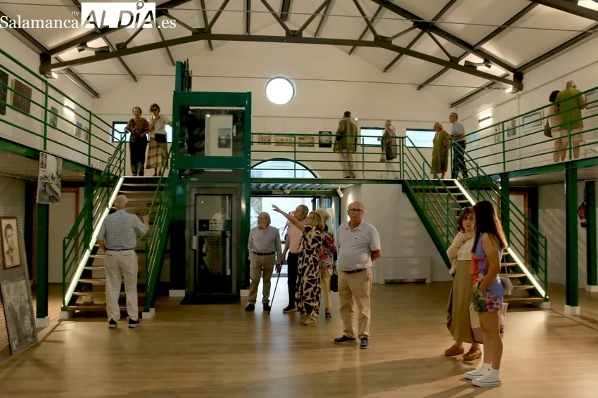 Exposición de artes plásticas en el Mercado de Abastos de Vitigudino / CORRAL