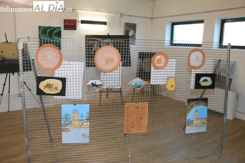 Exposición de artes plásticas en el Mercado de Abastos de Vitigudino / CORRAL