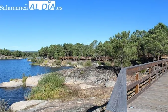 Playa fluvial de Vila da Ponte y Pasarelas del Távora (Sernancelhe, Portugal) | MARTÍN-GARAY