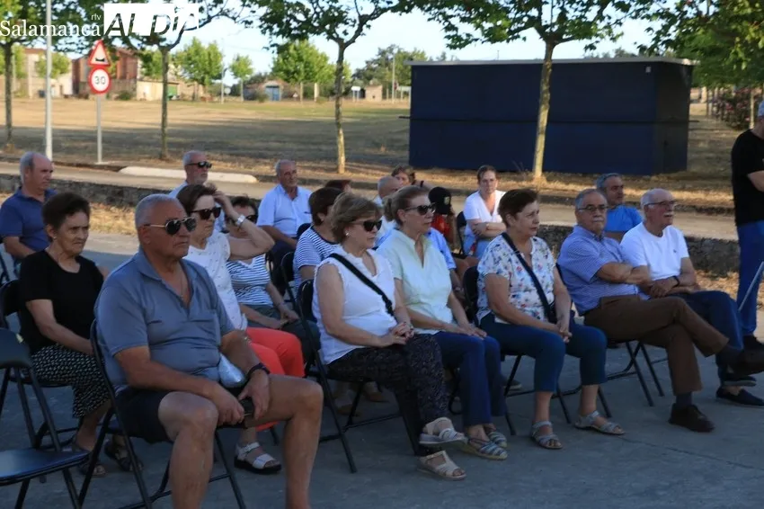 Actuación de Malajota Folk en Cerezal de Peñahorcada / CORRAL