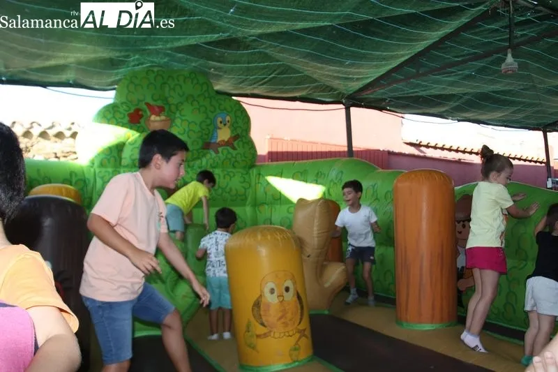 Foto 12 - Pintacaras e hinchables en Amatos de Alba para comenzar el fin de semana de las fiestas
