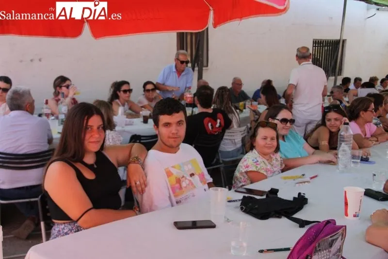 Foto 18 - Amatos de Alba celebra su tradicional paella y bingo