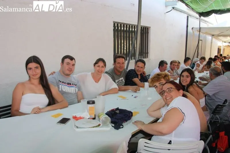 Foto 15 - Amatos de Alba celebra su tradicional paella y bingo