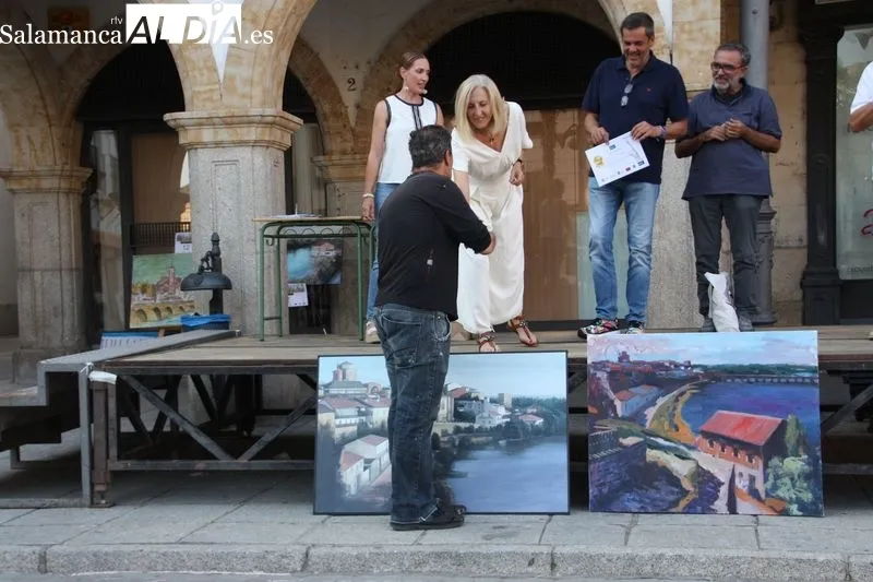 Foto 3 - Juan Antonio Garc&iacute;a, ganador del VII certamen de Pintura al aire libre 'Villa Alba de Tormes'
