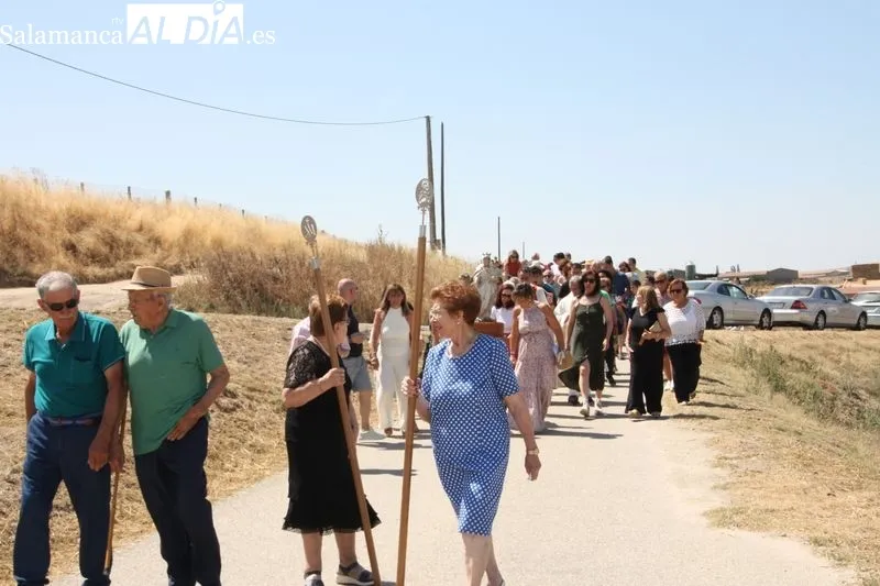 Foto 5 - Amatos de Alba saca en procesi&oacute;n a su Virgen de las Nieves 