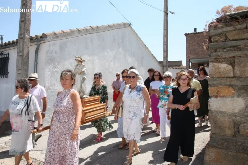 Foto 7 - Amatos de Alba saca en procesi&oacute;n a su Virgen de las Nieves 