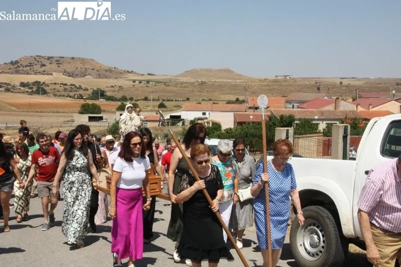 Foto 2 - Amatos de Alba saca en procesi&oacute;n a su Virgen de las Nieves 