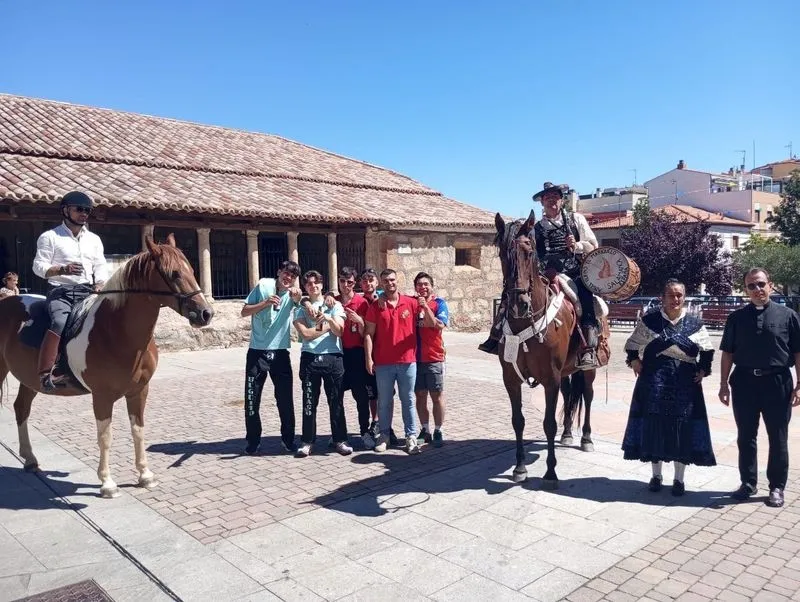 Bebecuentos, pasacalles, juegos y vino popular para los mayores en Carbajosa de la Sagrada