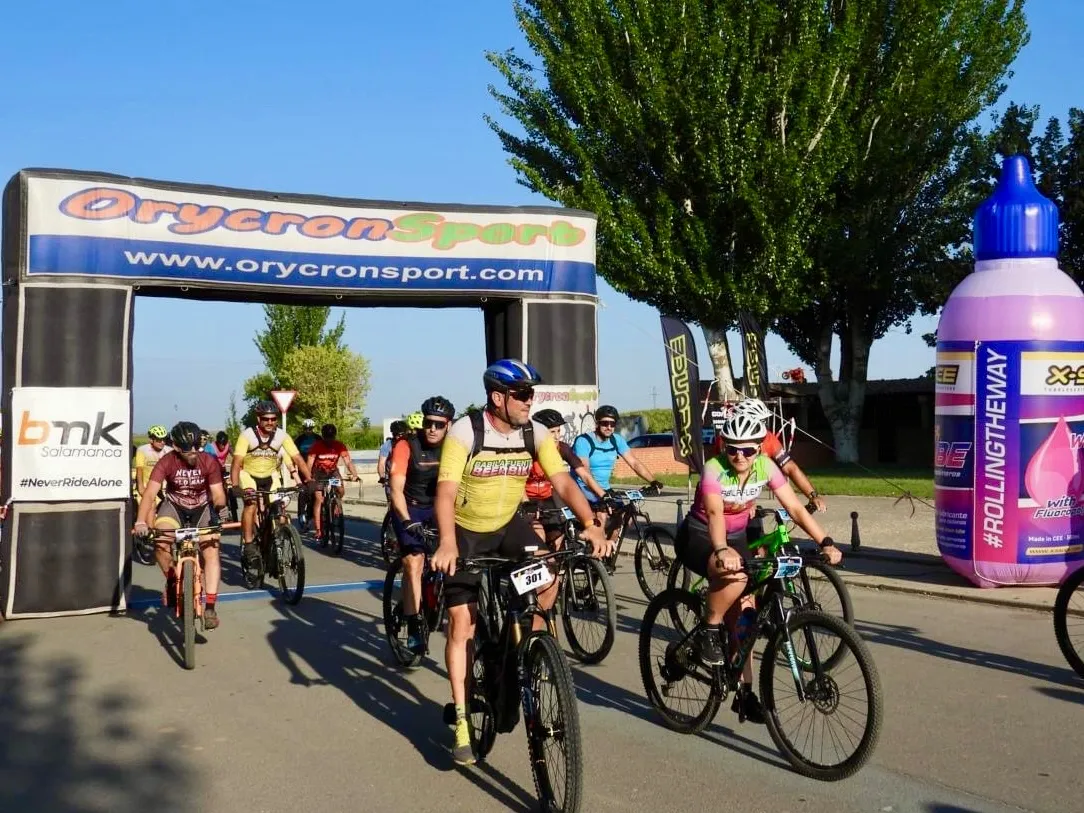 Foto 10 - La Quedada BTT Babilafuente Beerbike alcanza su d&eacute;cima edici&oacute;n como gran cita del deporte y el buen ambiente veraniego
