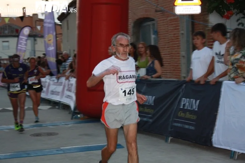 Foto 4 - La XIV Sanrocada se reafirma como la gran cita del atletismo popular y bate r&eacute;cords con m&aacute;s de 900 corredores en Macotera