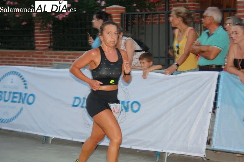 Foto 3 - La XIV Sanrocada se reafirma como la gran cita del atletismo popular y bate r&eacute;cords con m&aacute;s de 900 corredores en Macotera