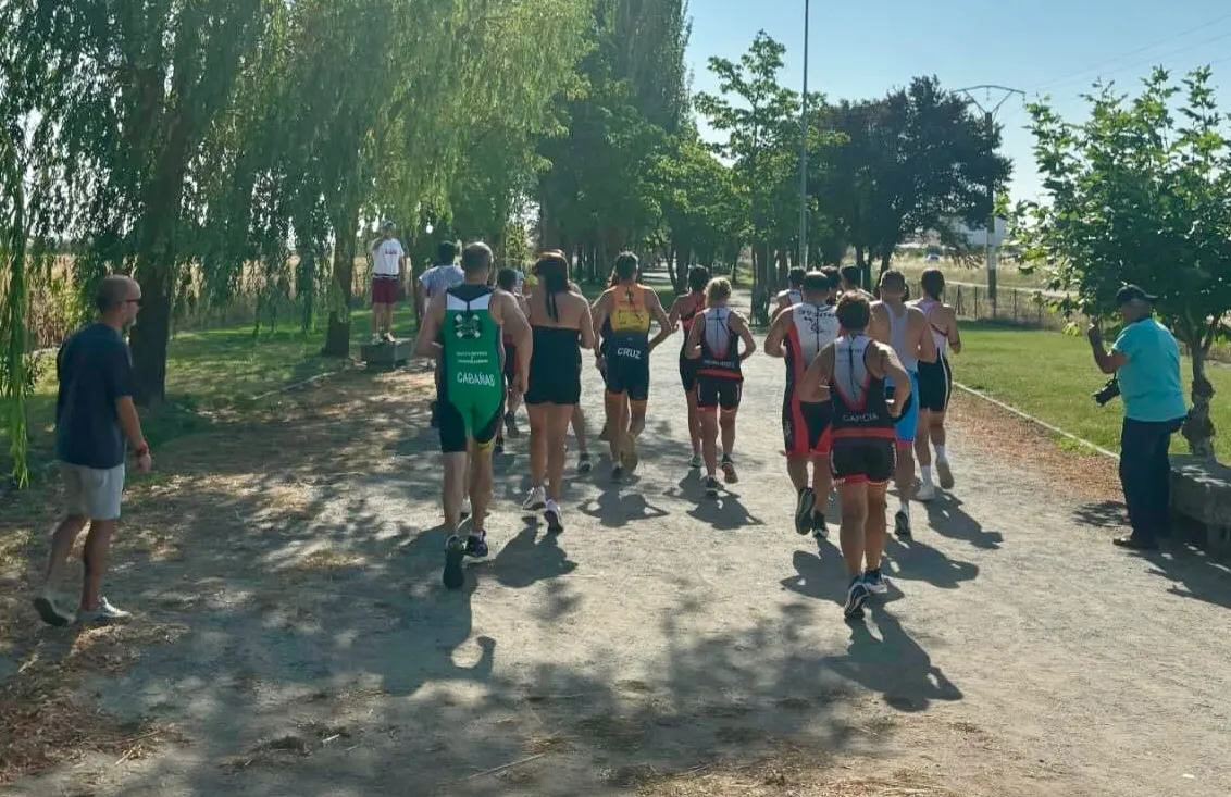Foto 3 - Triatl&oacute;n, baloncesto o ajedrez: Intensa y participativa jornada deportiva en Pe&ntilde;aranda
