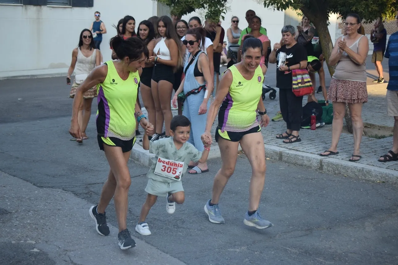 Foto 4 - Juan San Jos&eacute; y Ester Cruz se alzan con el triunfo en la XV Carrera Popular de Villar de Gallimazo