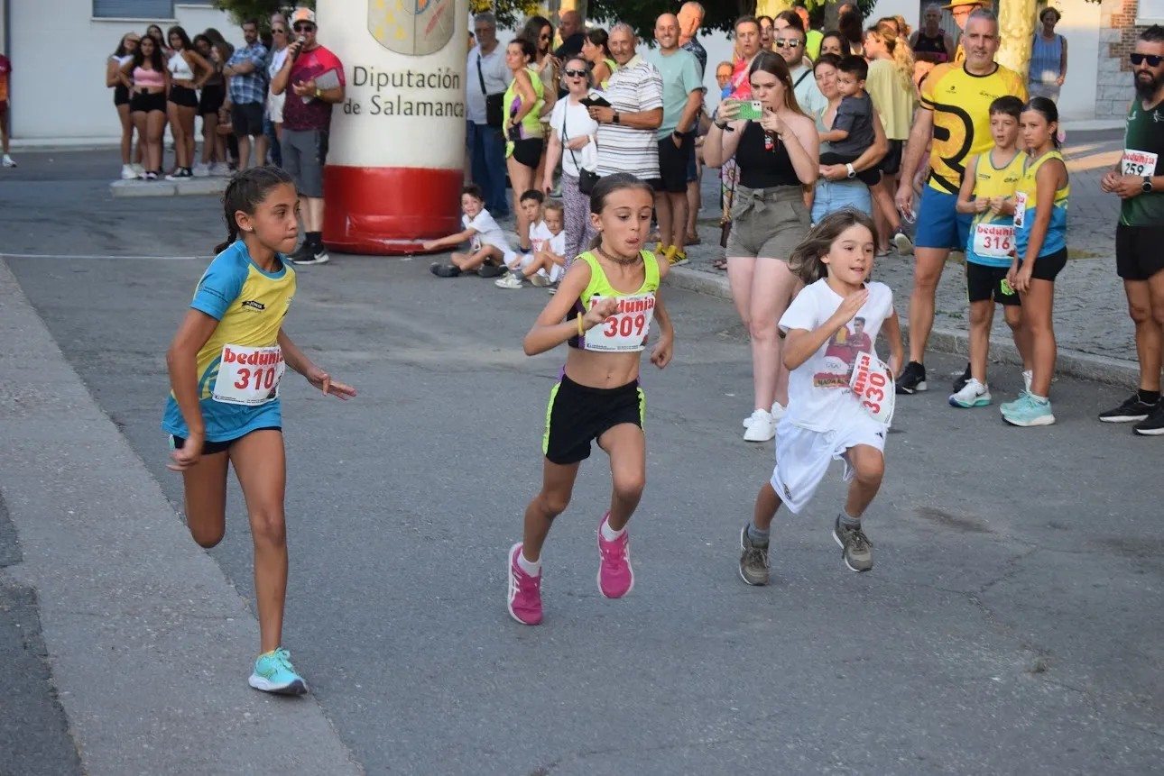 Foto 3 - Juan San Jos&eacute; y Ester Cruz se alzan con el triunfo en la XV Carrera Popular de Villar de Gallimazo