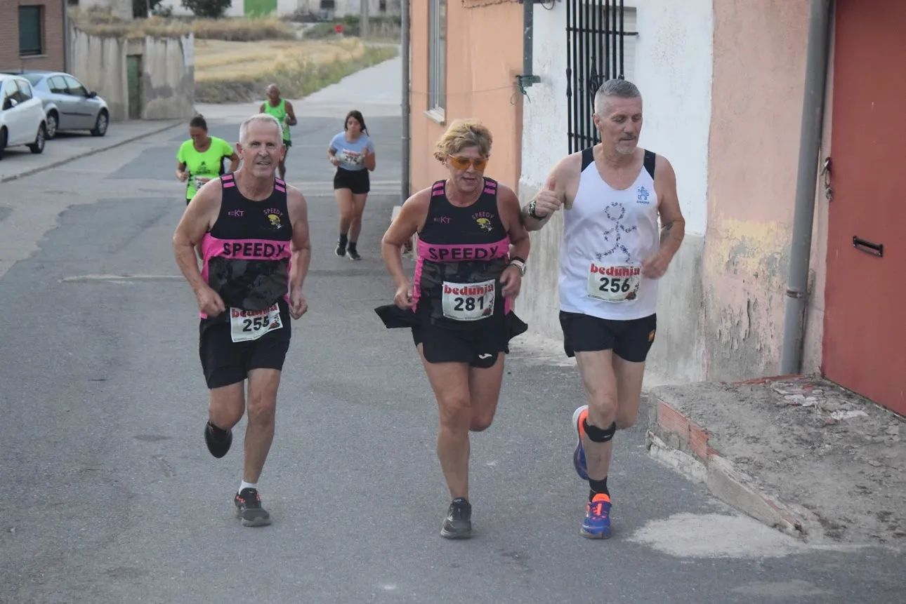 Foto 11 - Juan San Jos&eacute; y Ester Cruz se alzan con el triunfo en la XV Carrera Popular de Villar de Gallimazo