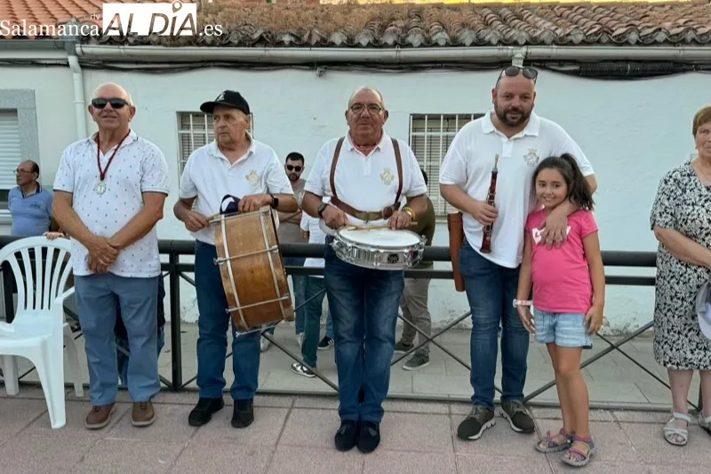 Foto 2 - Multitudinario y emotivo recibimiento en las calles al Santo Cristo del Humilladero en su esperada fiesta anual