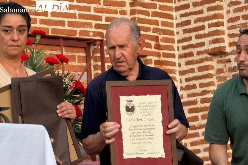 Foto 7 - Multitudinario y emotivo recibimiento en las calles al Santo Cristo del Humilladero en su esperada fiesta anual