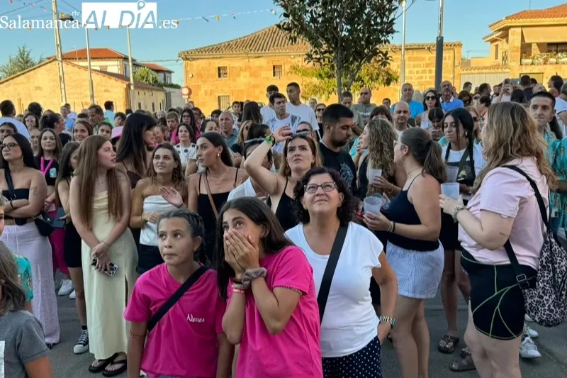 Foto 5 - Explosi&oacute;n de color y ambiente en Babilafuente para dar la bienvenida a sus fiestas patronales