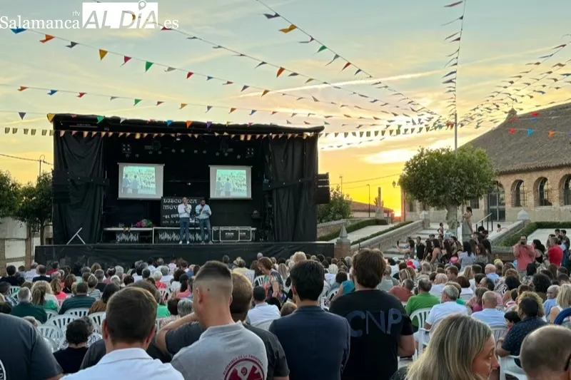 Foto 2 - Grandes y peque&ntilde;os disfrutan en Aldeaseca de la Frontera con la divertida y colorida bienvenida a las fiestas de la Asunci&oacute;n