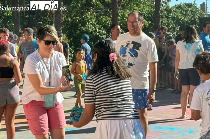 Foto 3 - Diversi&oacute;n para grandes y peque&ntilde;os protagonizan el 'Color Fest' de Babilafuente