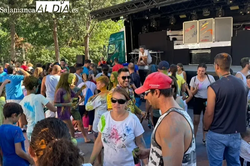 Foto 6 - Diversi&oacute;n para grandes y peque&ntilde;os protagonizan el 'Color Fest' de Babilafuente