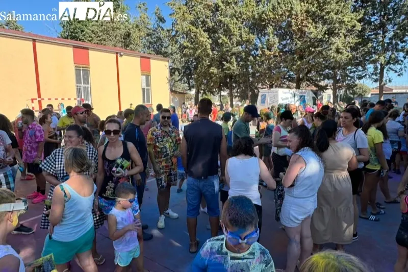 Foto 7 - Diversi&oacute;n para grandes y peque&ntilde;os protagonizan el 'Color Fest' de Babilafuente