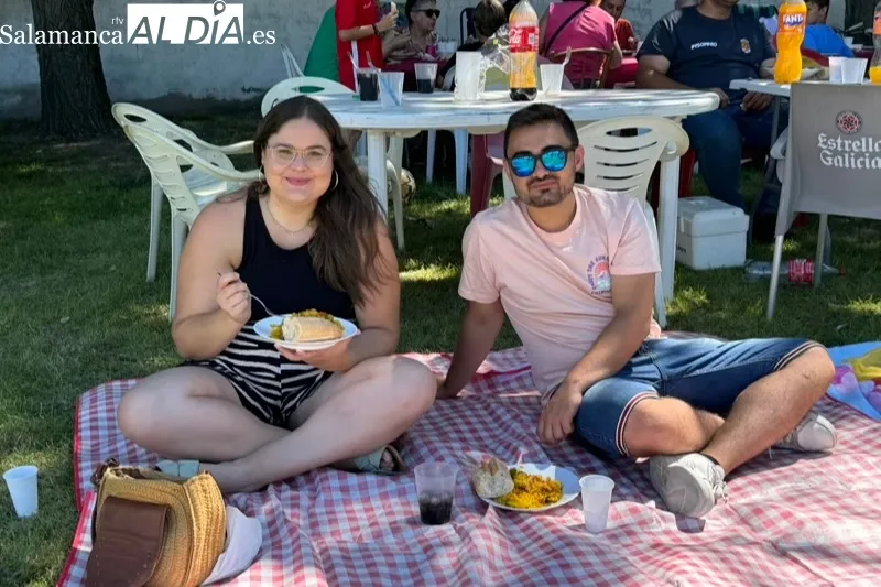Foto 7 - Cerca de 750 raciones de paella solidaria en Aldeaseca en favor de la AECC