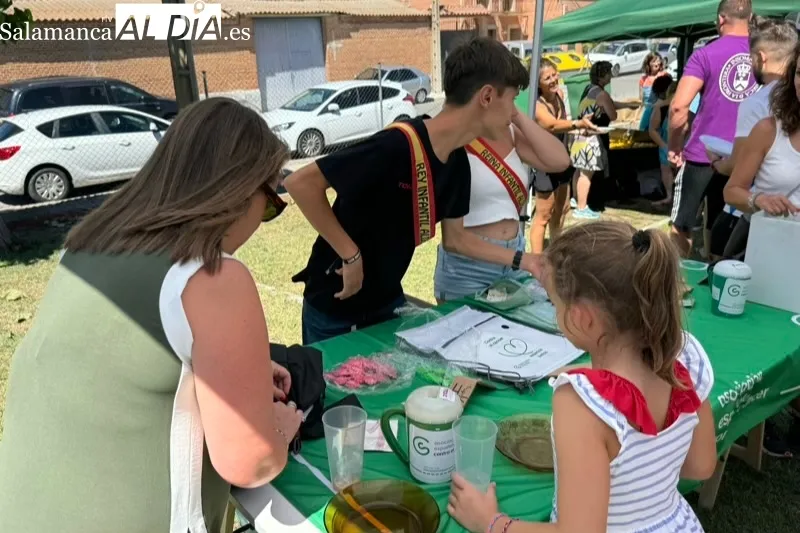 Foto 6 - Cerca de 750 raciones de paella solidaria en Aldeaseca en favor de la AECC