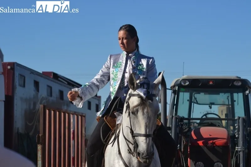 Foto 6 - La rejoneadora Ana Rita ofrece una atractiva tarde de rejones en Cantalpino