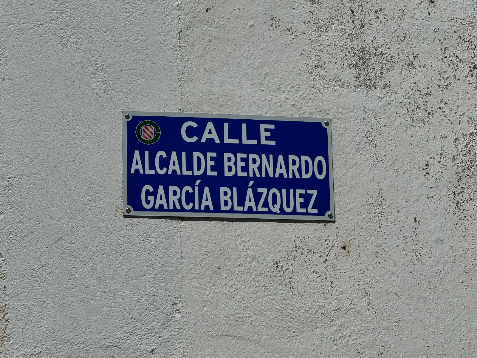 Foto 2 - Emoci&oacute;n en Santiago de la Puebla en el nombramiento de la calle Alcalde Bernardo Garc&iacute;a Bl&aacute;zquez: &ldquo;Ten&iacute;a todo el cari&ntilde;o del pueblo. Su nombre ya no se borrar&aacute; de nuestra historia&rdquo;