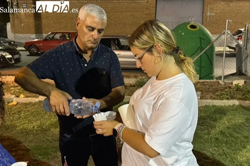 Foto 8 - Sabrosa y multitudinaria parrillada solidaria en Aldeaseca de la Frontera