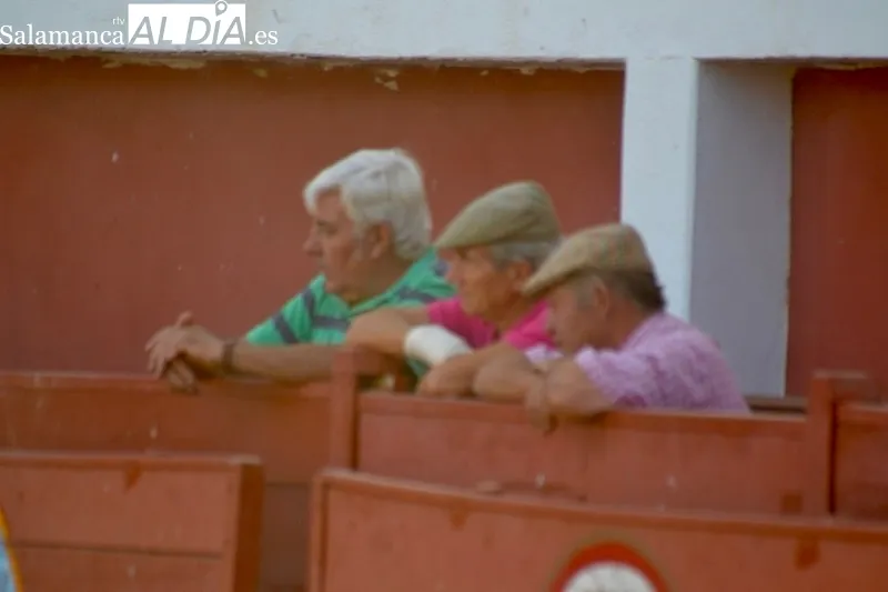 Foto 9 - Macotera disfruta de su pasi&oacute;n por el toro en el gran Festival Taurino de los sanroques