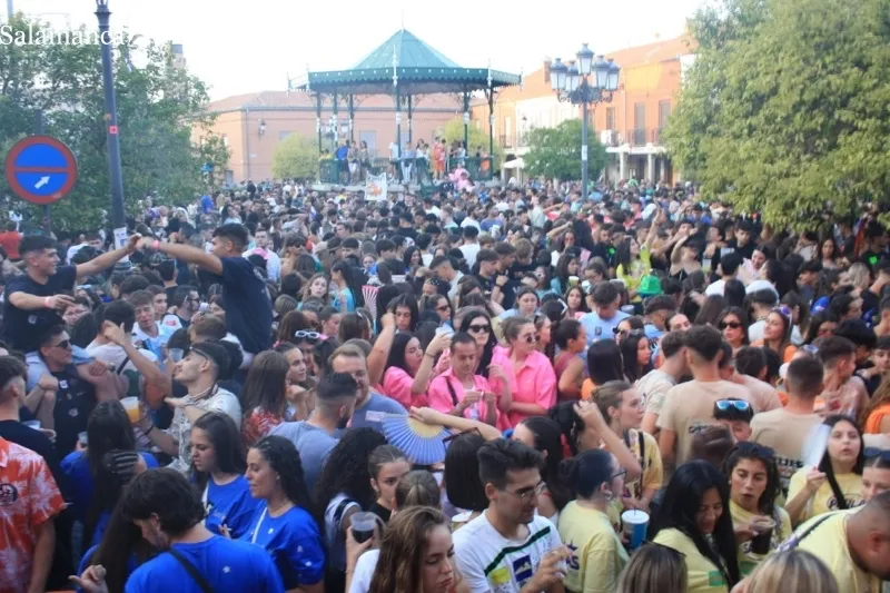 Foto 16 - Pe&ntilde;aranda da una multitudinaria, emotiva y colorida bienvenida a las Ferias y Fiestas 2024