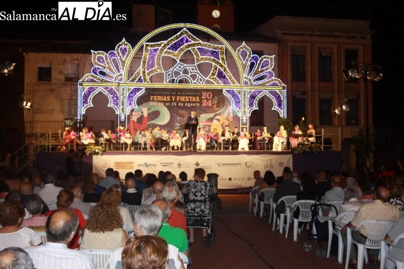 Foto 6 - Pe&ntilde;aranda da una multitudinaria, emotiva y colorida bienvenida a las Ferias y Fiestas 2024