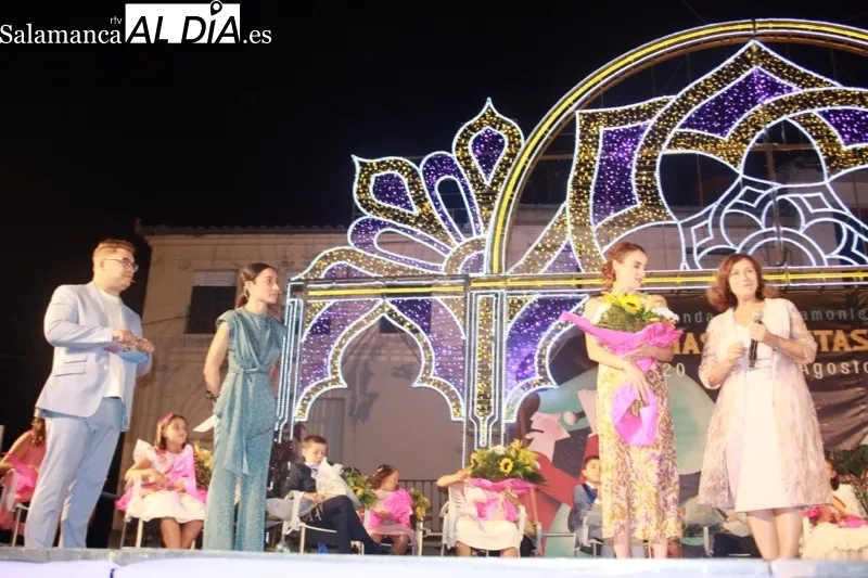 Foto 3 - Pe&ntilde;aranda da una multitudinaria, emotiva y colorida bienvenida a las Ferias y Fiestas 2024