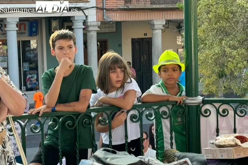 Foto 10 - Gran ambiente y 57 grupos protagonizan la gran Gincana de Pe&ntilde;as de las Ferias y Fiestas