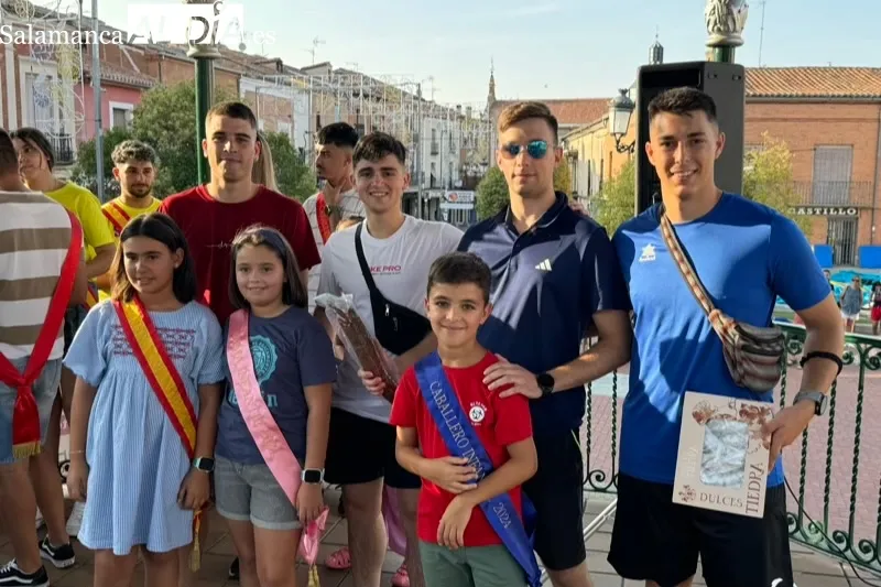 Foto 8 - Gran ambiente y 57 grupos protagonizan la gran Gincana de Pe&ntilde;as de las Ferias y Fiestas