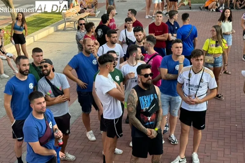 Foto 5 - Gran ambiente y 57 grupos protagonizan la gran Gincana de Pe&ntilde;as de las Ferias y Fiestas