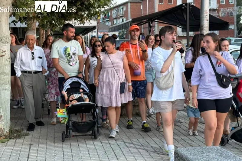 Foto 8 - Correpe&ntilde;as festivo, cuentacuentos y copla: El Mi&eacute;rcoles de Ferias, disfrutado por grandes y peque&ntilde;os