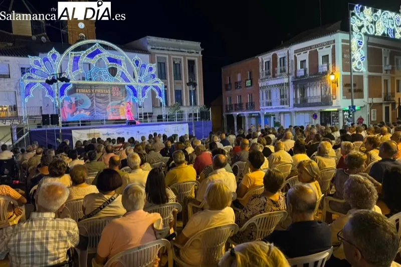 Foto 6 - Correpe&ntilde;as festivo, cuentacuentos y copla: El Mi&eacute;rcoles de Ferias, disfrutado por grandes y peque&ntilde;os