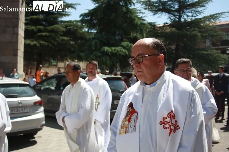 Foto 7 - Pe&ntilde;aranda ofrece un multitudinario fervor a su patrona, Santa Mar&iacute;a Reina, en su d&iacute;a grande