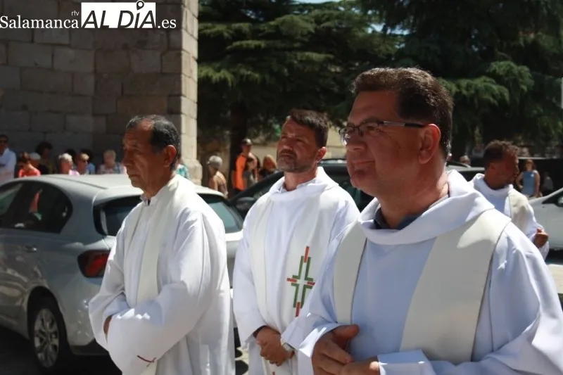 Foto 6 - Pe&ntilde;aranda ofrece un multitudinario fervor a su patrona, Santa Mar&iacute;a Reina, en su d&iacute;a grande