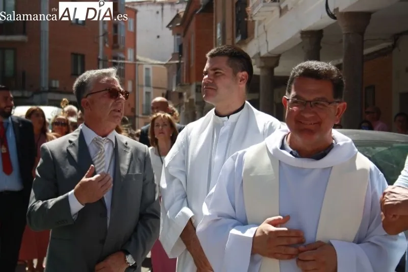 Foto 5 - Pe&ntilde;aranda ofrece un multitudinario fervor a su patrona, Santa Mar&iacute;a Reina, en su d&iacute;a grande