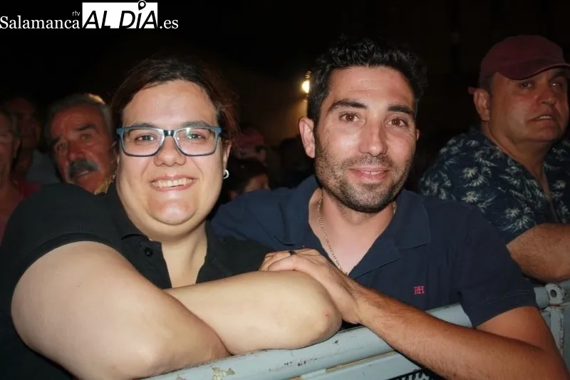 Foto 10 - Paco Candela hace latir su 'coraz&oacute;n de pl&aacute;stico' junto a un entregado p&uacute;blico 